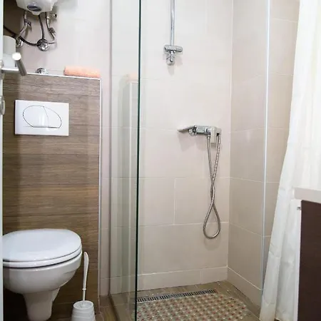 Apartment Leki *