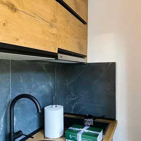 Leki Apartment *