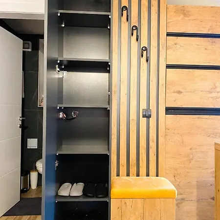 Apartment Leki *
